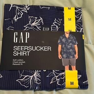 GAP Navy and White Floral Seersucker Button-Down Shirt